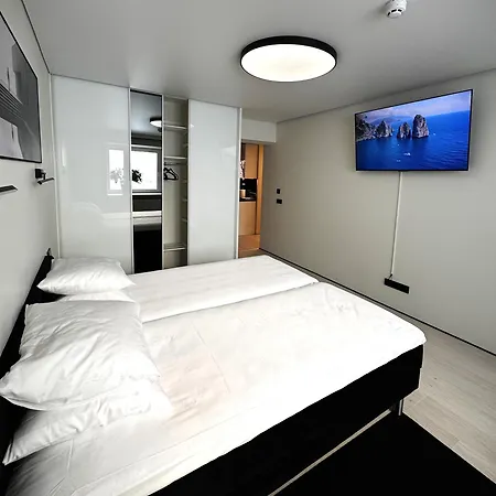 Smart 82 Apartment